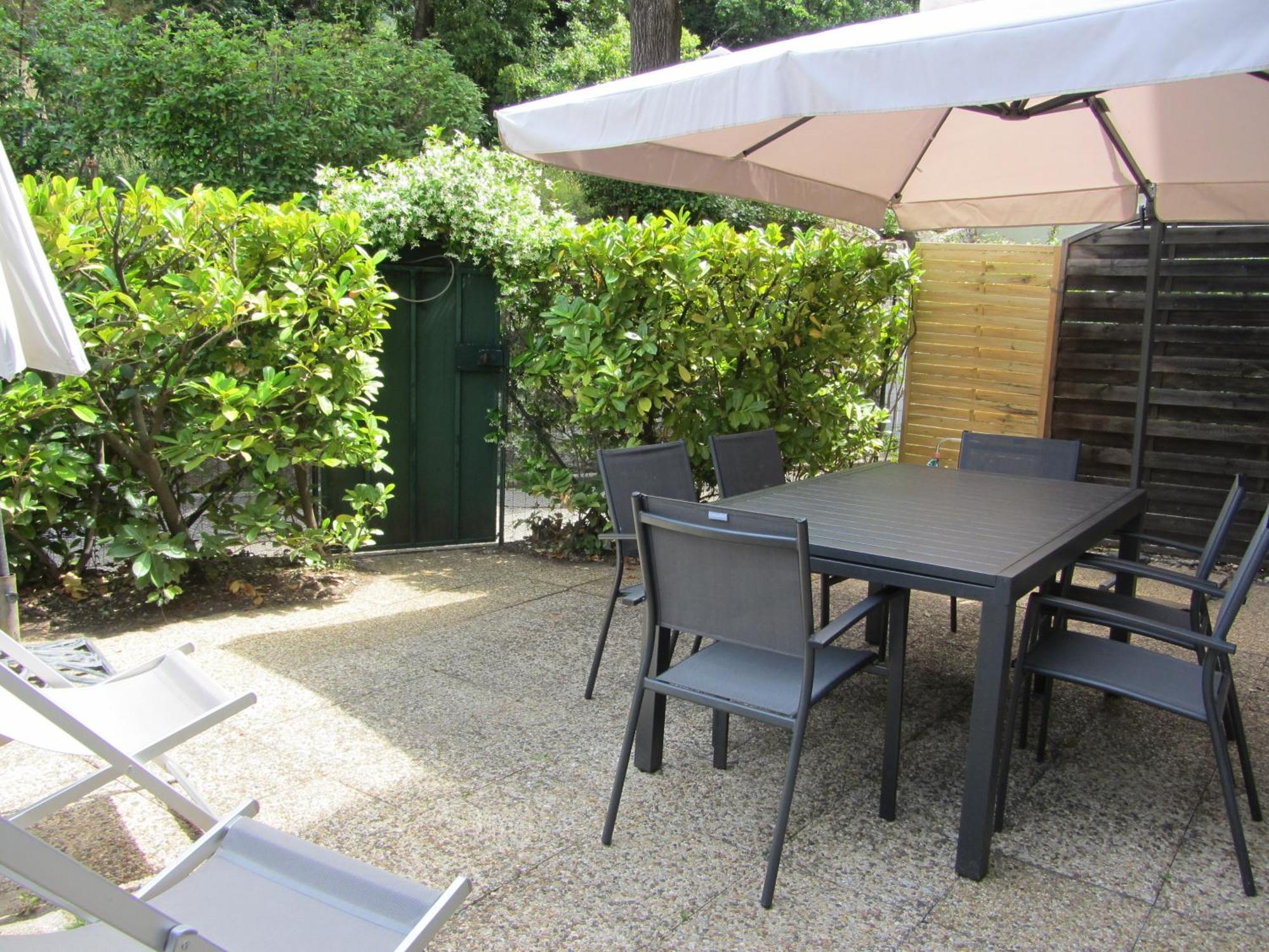 Appartement Les Cigales Rez De Jardin A 10Mn Des Plus Belles Plages Hyères Екстериор снимка